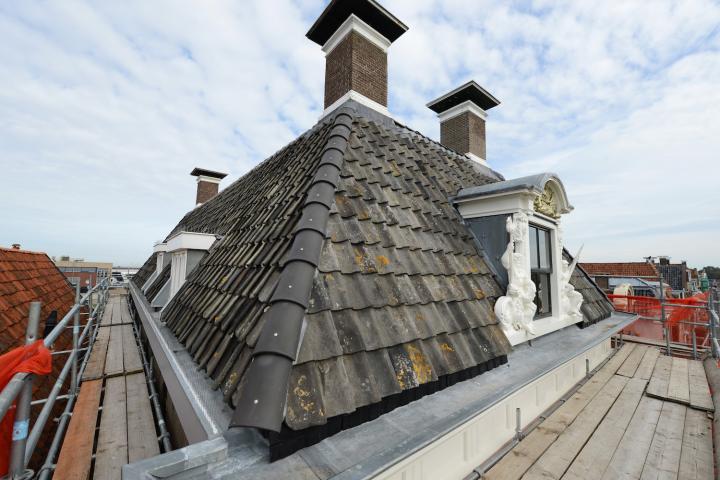 Dakrenovatie monumentaal pand in Harlingen